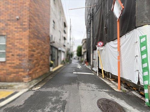 側面道路（2026年9月撮影）