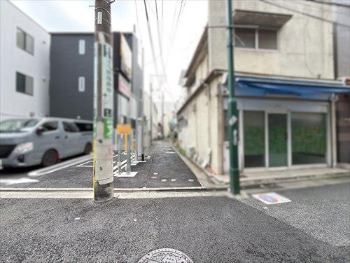 側面道路（2026年9月撮影）