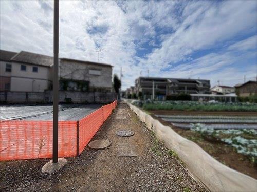 側面道路（2026年10月撮影）
