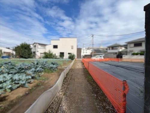 側面道路（2026年10月撮影）