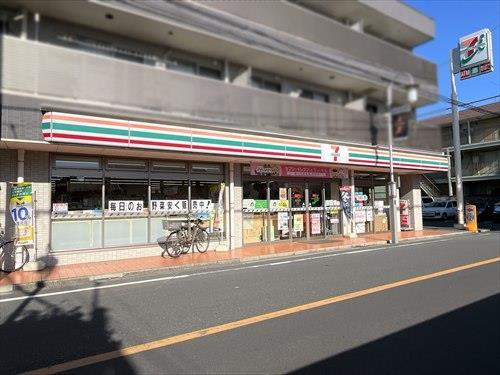 セブンイレブン練馬春日町1丁目店290ｍ