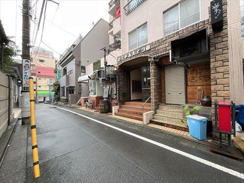 前面道路を含む現地（右手）