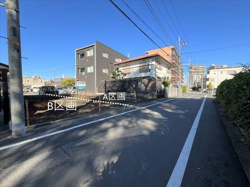 前面道路を含む現地（左手）