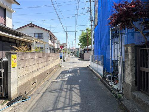 南側道路（物件：左手）