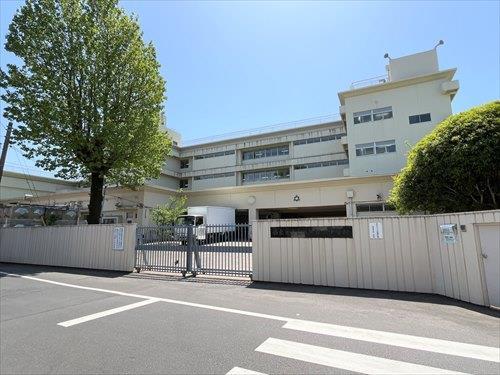 西東京市立田無第二中学校 180ｍ