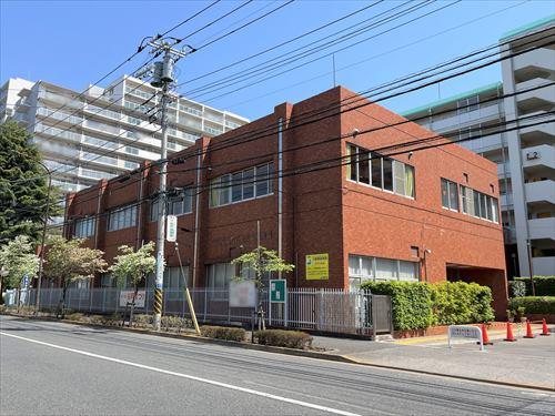 西東京市立谷戸図書館 320ｍ