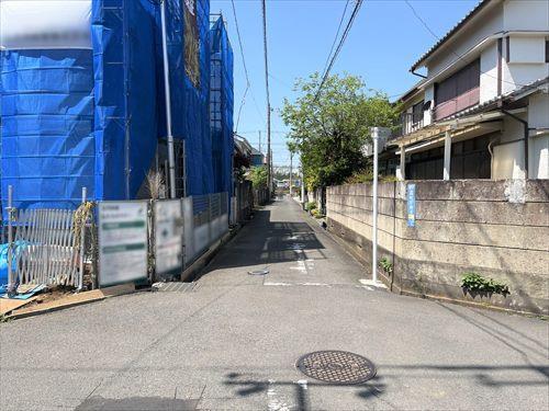 南側道路（物件：右手）