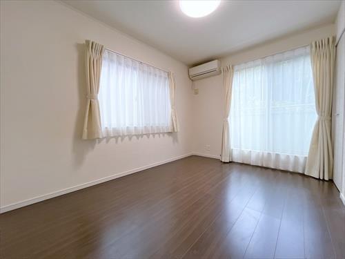 東側洋室約６帖（1）