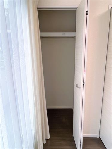 クローゼット（東側洋室約６帖2-2）