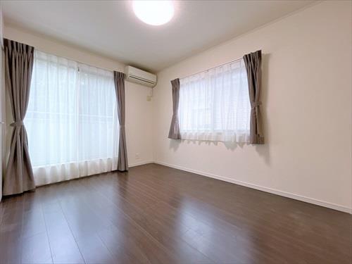 西側洋室約６帖（1）