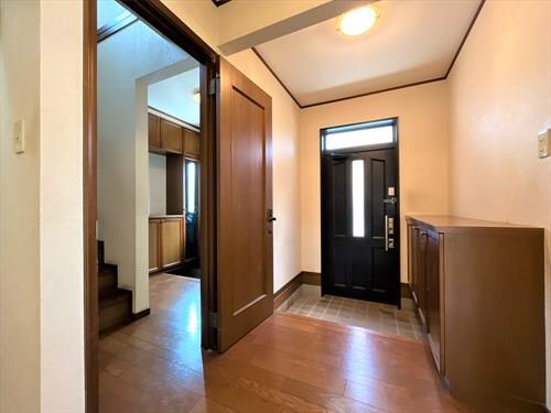 玄関①②および仕切り扉