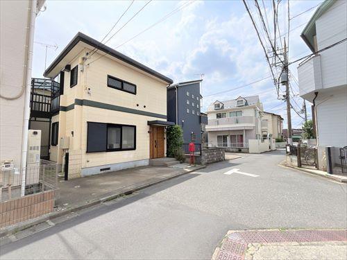 外観写真＋前面道路