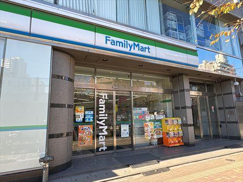 ファミリーマート豊島高松一丁目店840m