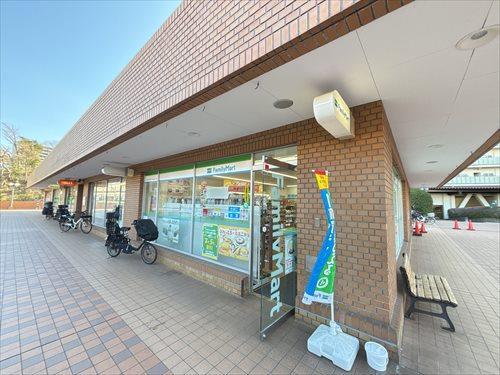 ファミリーマート　430ｍ