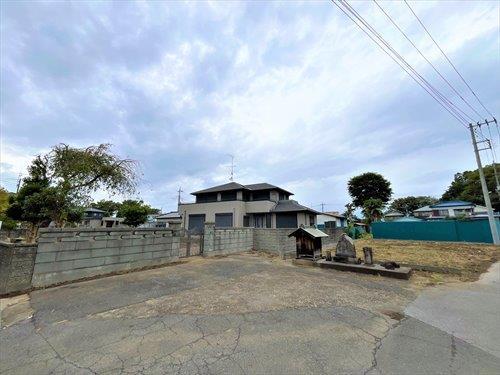 外観写真＋東側土地（飛び地）