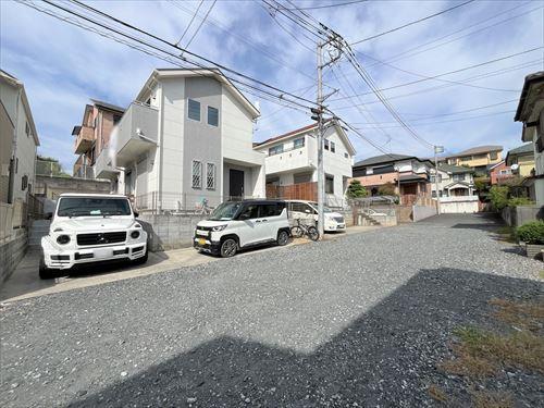 前面道路を含む現地（左手）