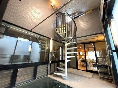 インナーバルコニー（2階～3階）