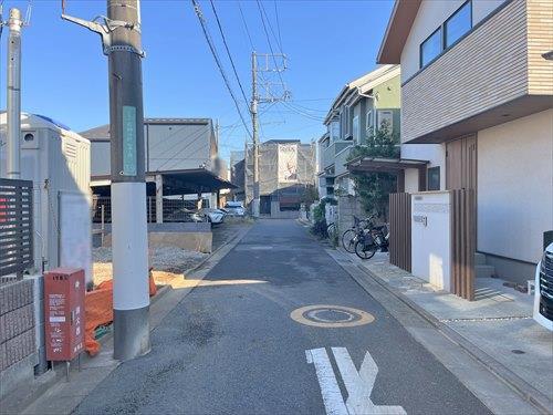 前面道路（物件：左手）