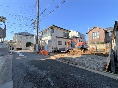 前面道路を含む現地（右手）