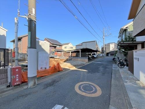 前面道路を含む現地（左手）