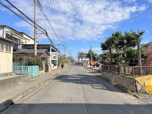 北西側道路（物件：右手）