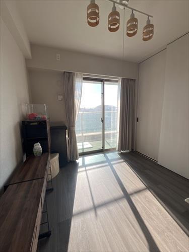 南東側洋室（約5.0帖）