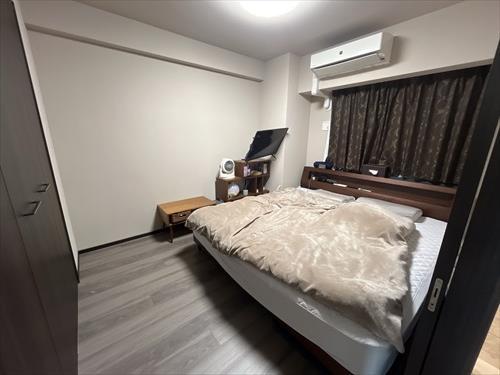 北西側洋室（約6.0帖）