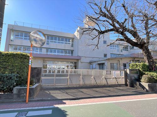 三鷹市立第七小学校 720ｍ