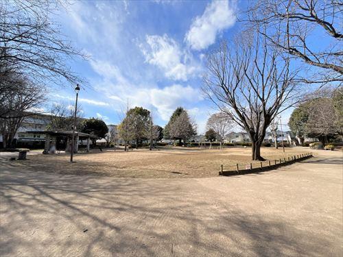 連雀中央公園 250ｍ