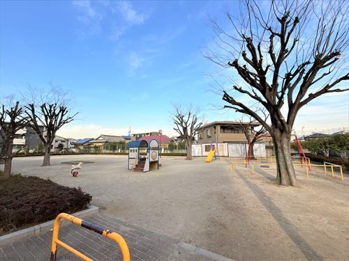 朝日６丁目日の出公園（徒歩３分）