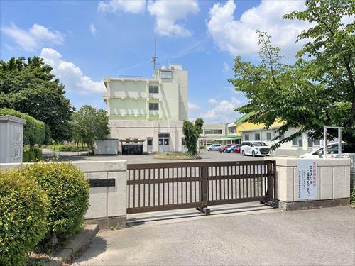 桶川市立日出谷小学校 1210ｍ