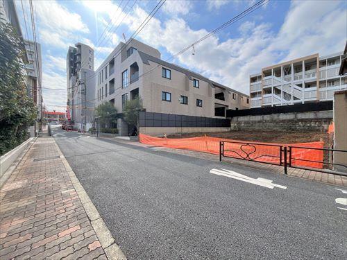 前面道路を含む現地（右手）