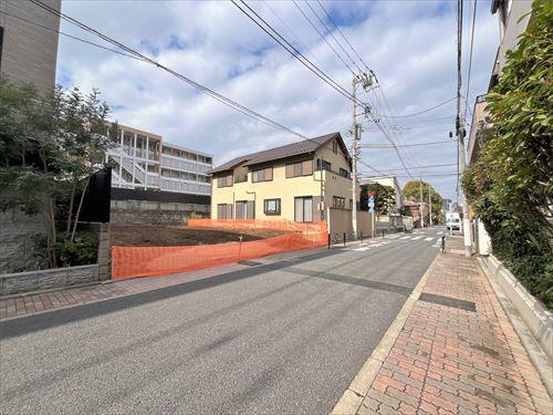 前面道路を含む現地（左手）