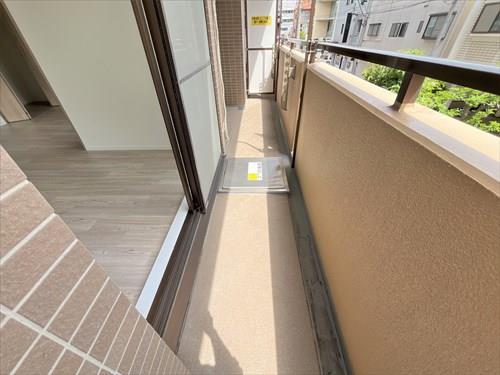 東側バルコニー