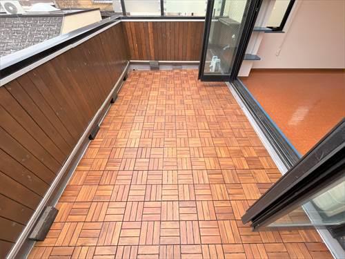 ルーフバルコニー（上）