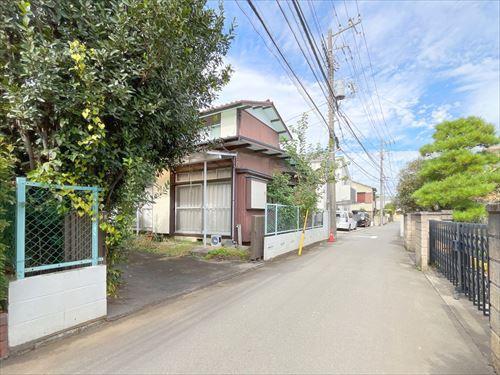 現地含む前面道路(2024年10月撮影) 現地含む前面道路(2024年10月撮影)