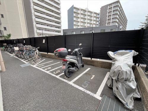 バイク置き場＆駐輪場