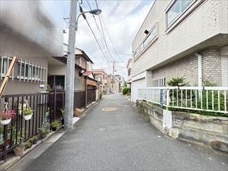 北西側前面道路