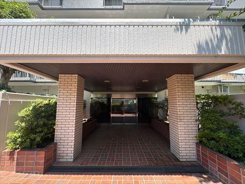 マンションエントランス