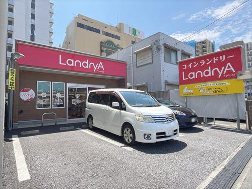 Landry八日町店 100ｍ