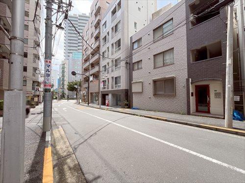 前面道路を含む現地（右手）
