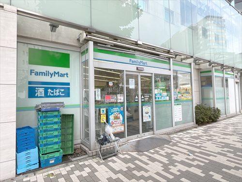 ファミリーマート大塚駅前店 100ｍ