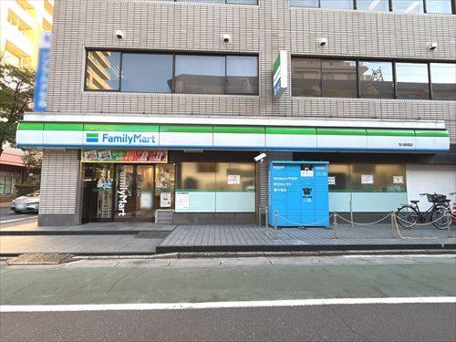 ファミリーマート市川駅西店100m