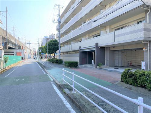 前面道路(2024年9月撮影)