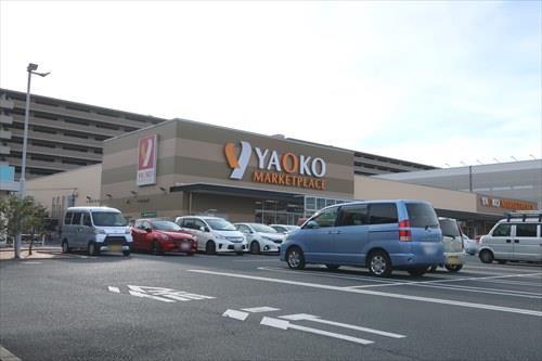 ヤオコー市川田尻店まで320m