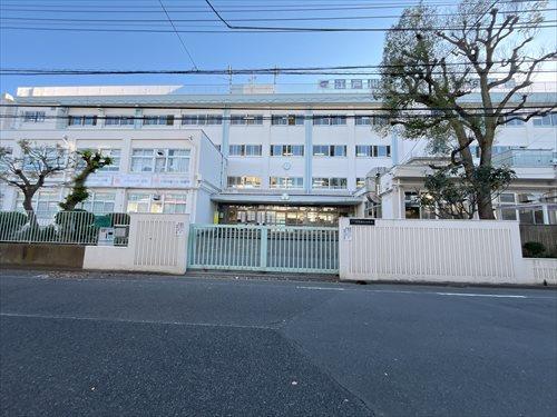 江戸川区立葛西第三中学校 650m