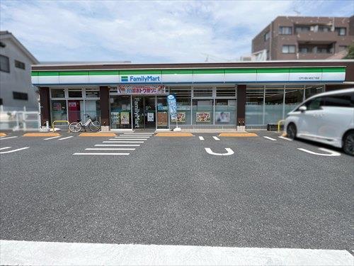 ファミリーマート930m