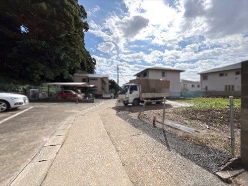 前面道路（2025年10月撮影）