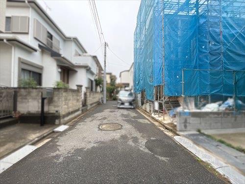 前面道路（2025年10月撮影）