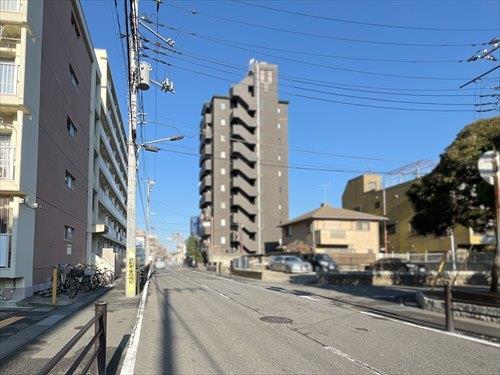 北東側前面道路②